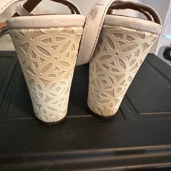 New! Clark’s White Leather Strappy Wedge Platform Heels - Picture 10 of 15